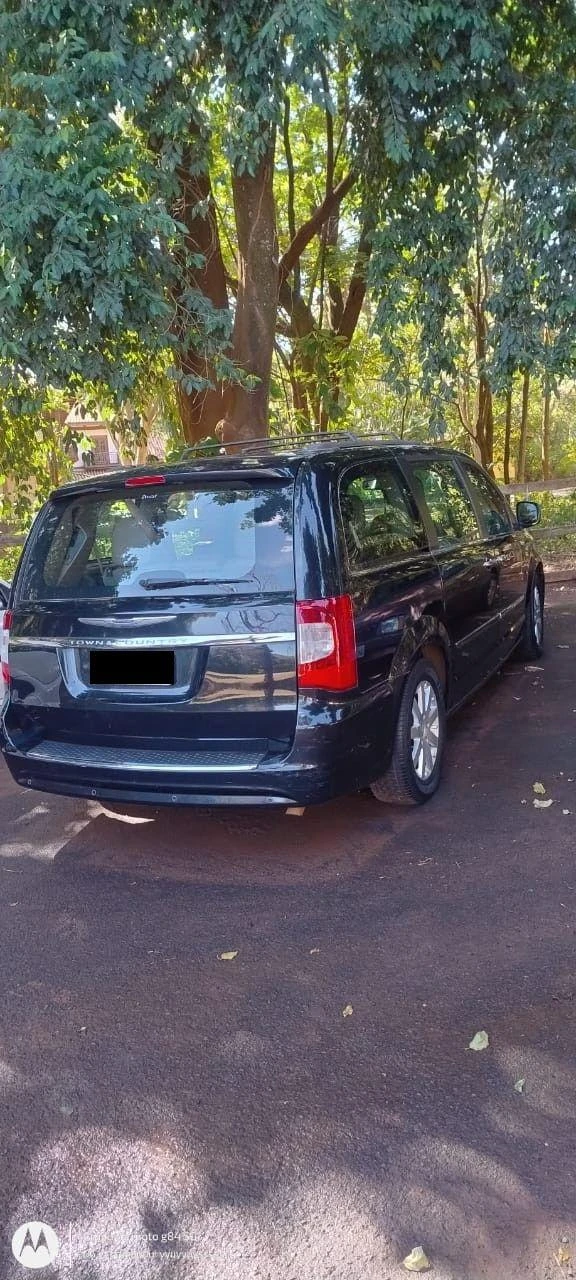 Chrysler Town & Country TRG 2012 em Orlândia - São Paulo