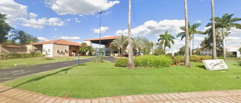 Casa com 4 Dormitórios em São José do Rio Preto/SP em São José Do Rio Preto - São Paulo