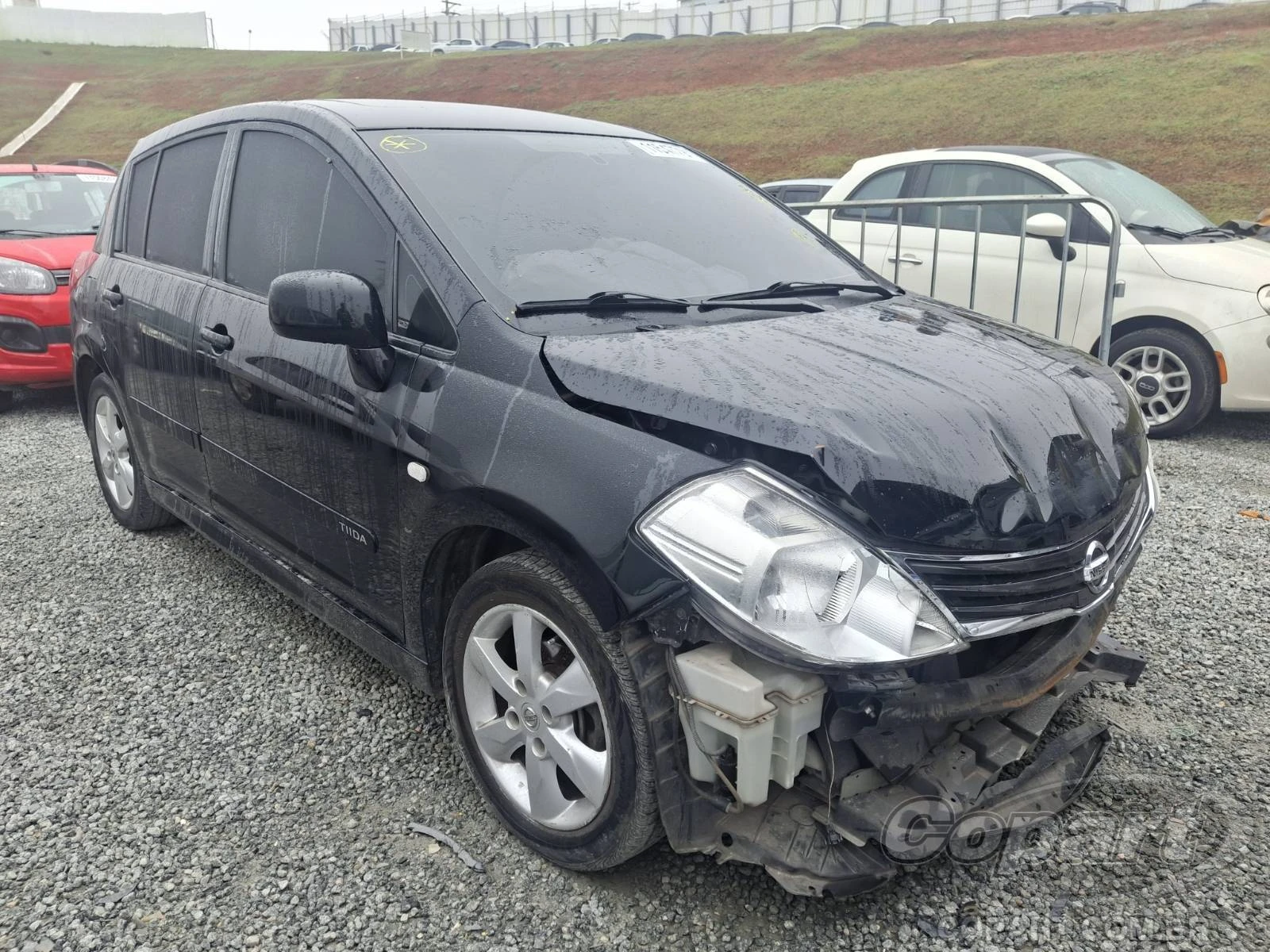 Nissan Tiida SL 2012 1.8 16V em Itaquaquecetuba - São Paulo