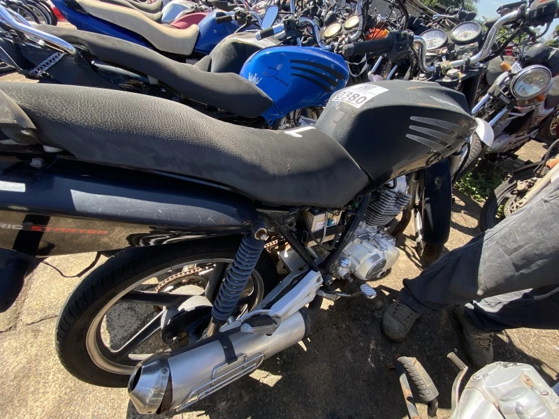 Honda Motocicleta Preta Sucata Aproveitável em Marília - São Paulo