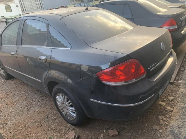 Fiat Linea Essence 2012 1.8