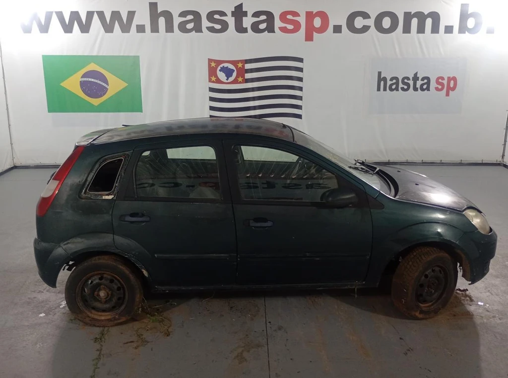 Ford Fiesta Edge 2003 Verde em Casa Branca - São Paulo