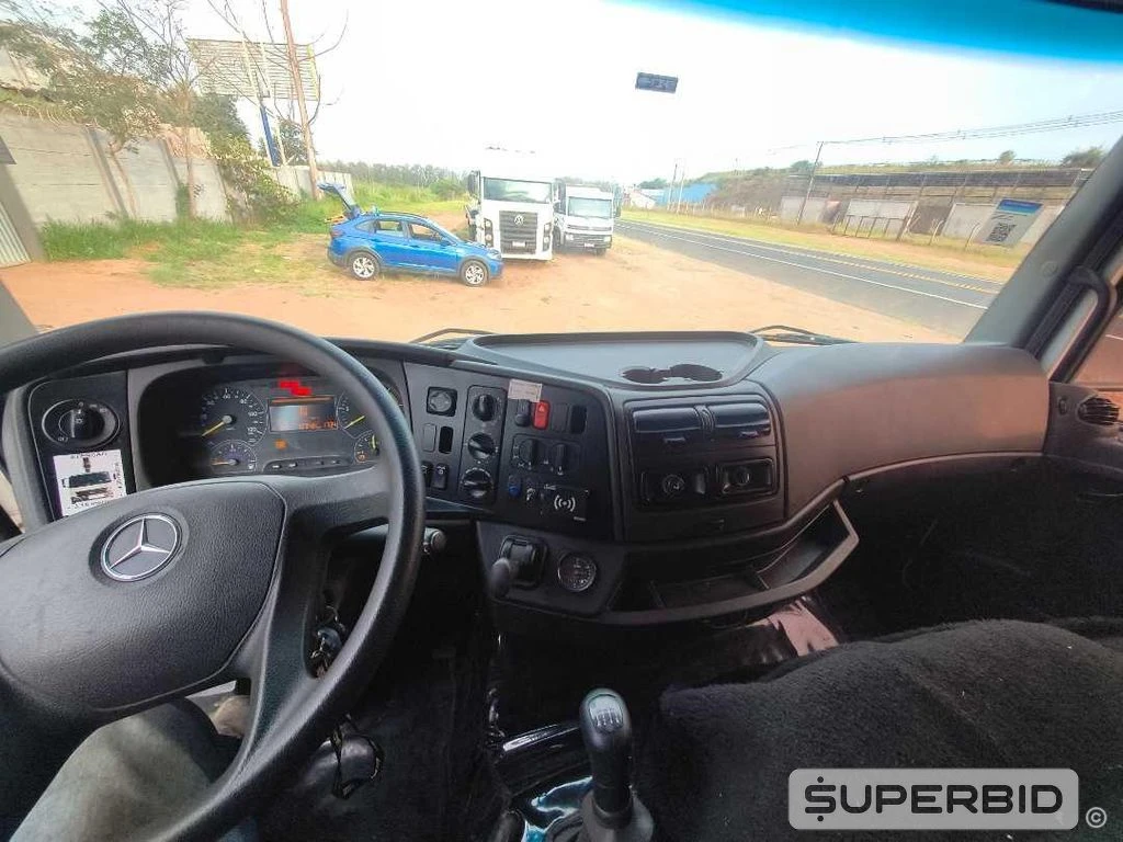 Mercedes-Benz Atego 1726 4X4 2016 Automático em São Pedro - São Paulo