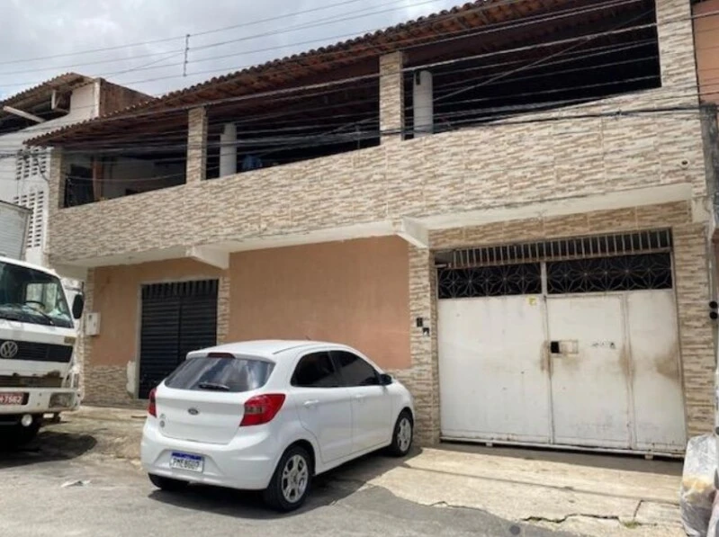Casa com Edificação Não Averbada em Fortaleza/CE em Fortaleza - Ceará