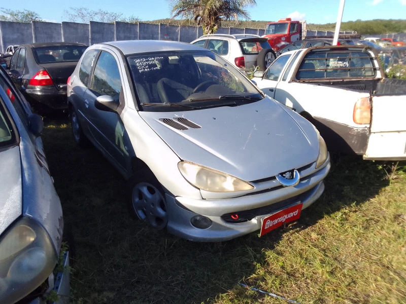 Peugeot 206 Quiksilver 2003 em Serrinha - Bahia