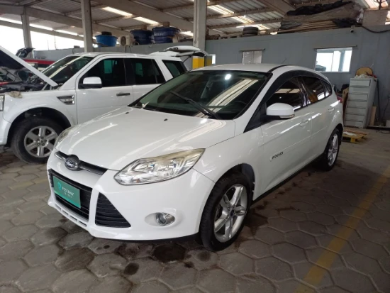 Ford Focus SE AT 2.0 H 2015 em Tijucas - Santa Catarina