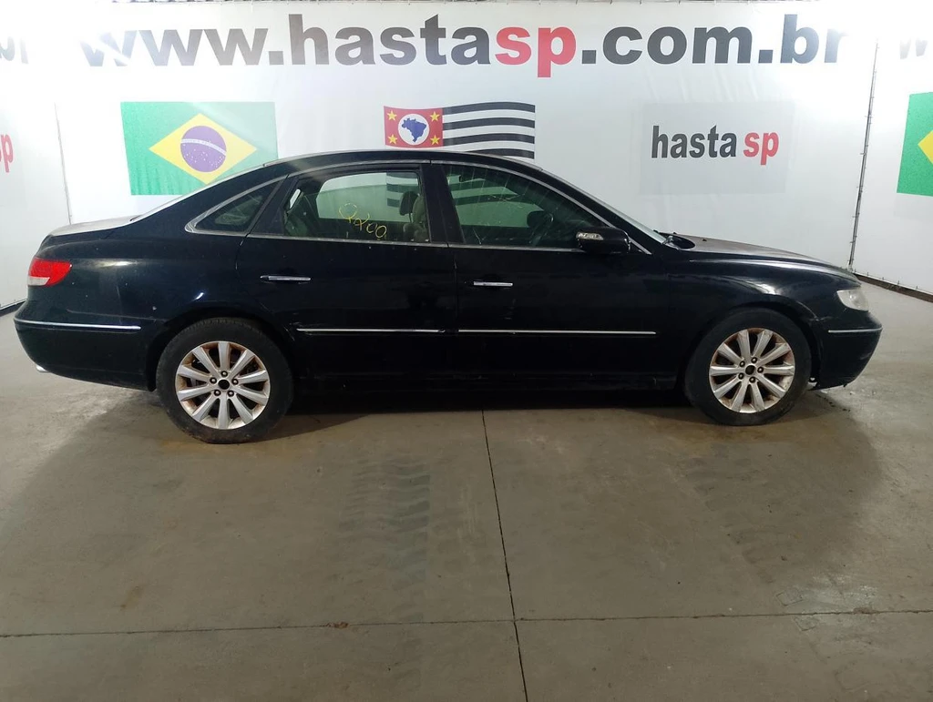 Hyundai Azera 3.3 V6 2008/2009 Preta em Casa Branca - São Paulo
