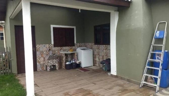 Casa com 1 vaga no Centro em Mostardas/RS em Mostardas - Rio Grande do Sul