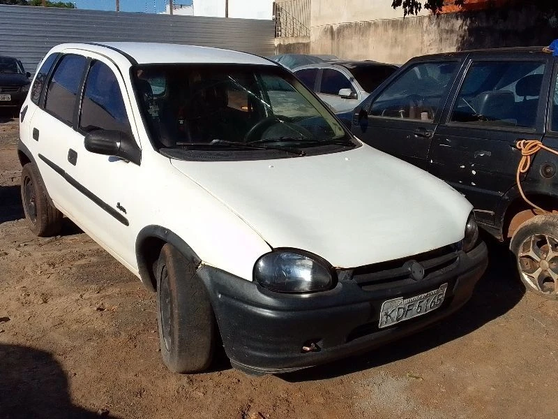 Gm/Corsa Super 1997 1.0 Automático Branca em Tangará Da Serra - Mato Grosso