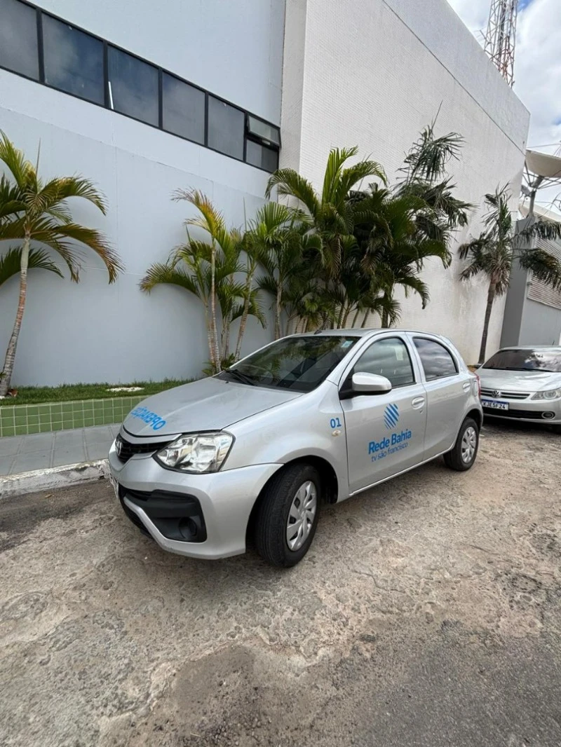 Toyota Etios Hb X Hb X 1.3 MT em Juazeiro - Bahia