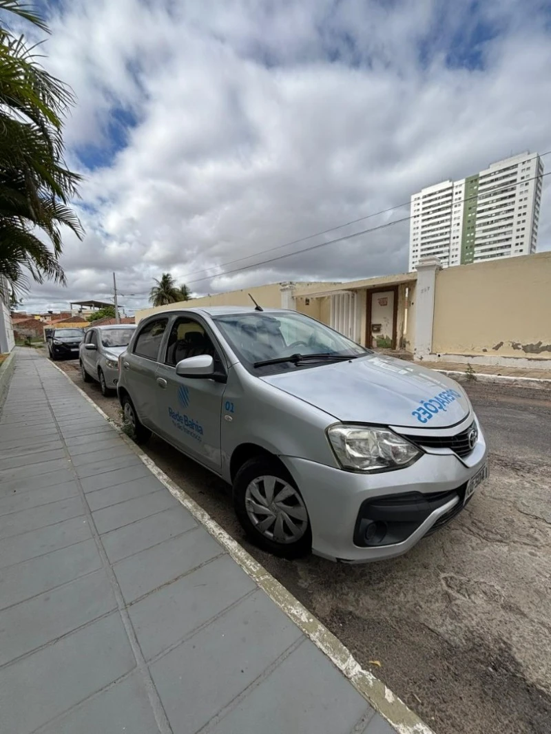 Toyota Etios Hb X Hb X 1.3 MT em Juazeiro - Bahia