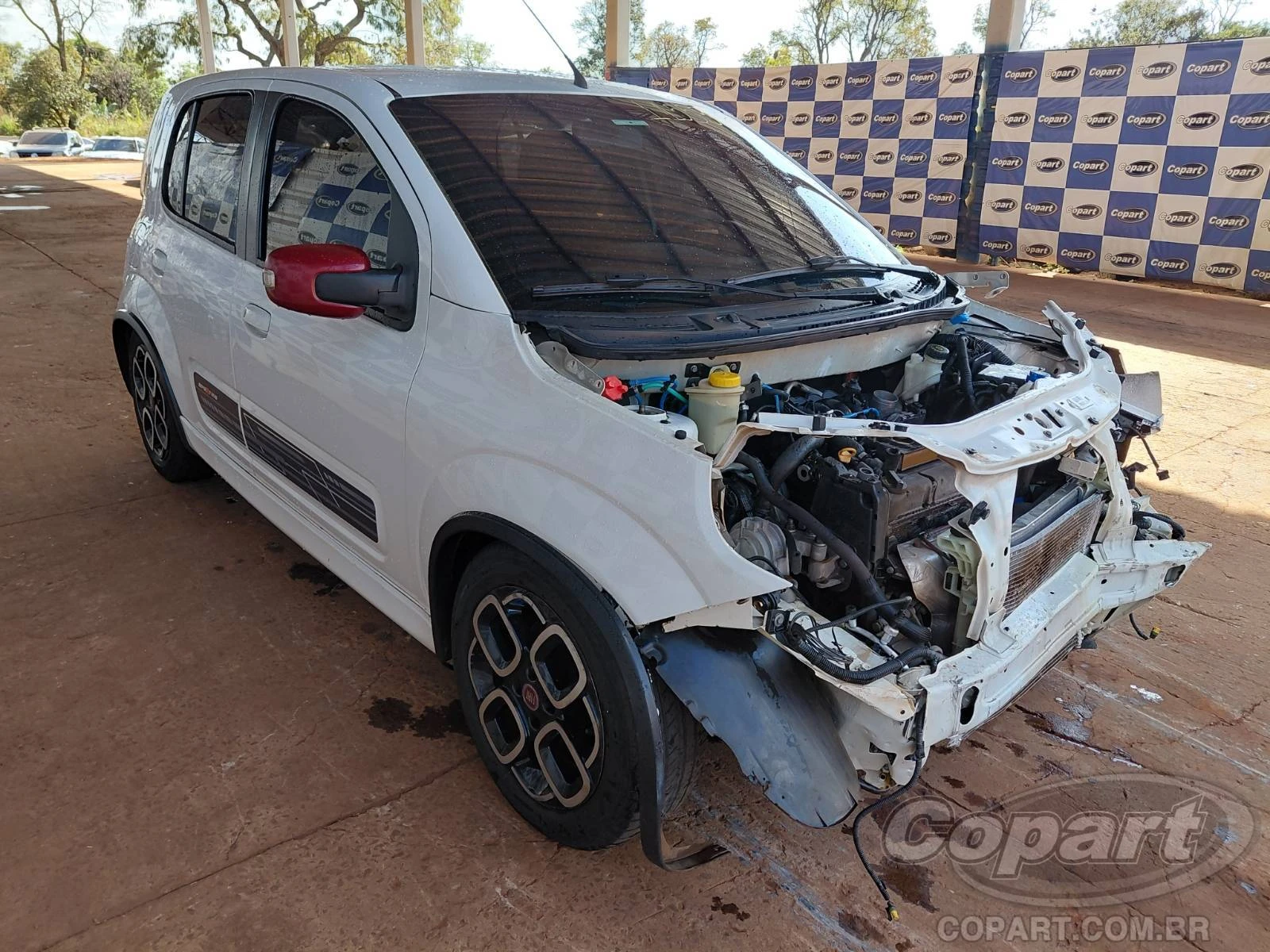 Fiat Uno Sporting Sporting 2015 1.4 Evo em Campo Grande - Mato Grosso do Sul