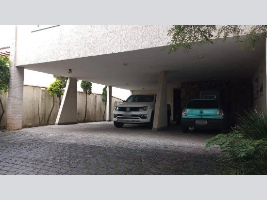 Casa com 697 m² de terreno em São Paulo/SP em São Paulo