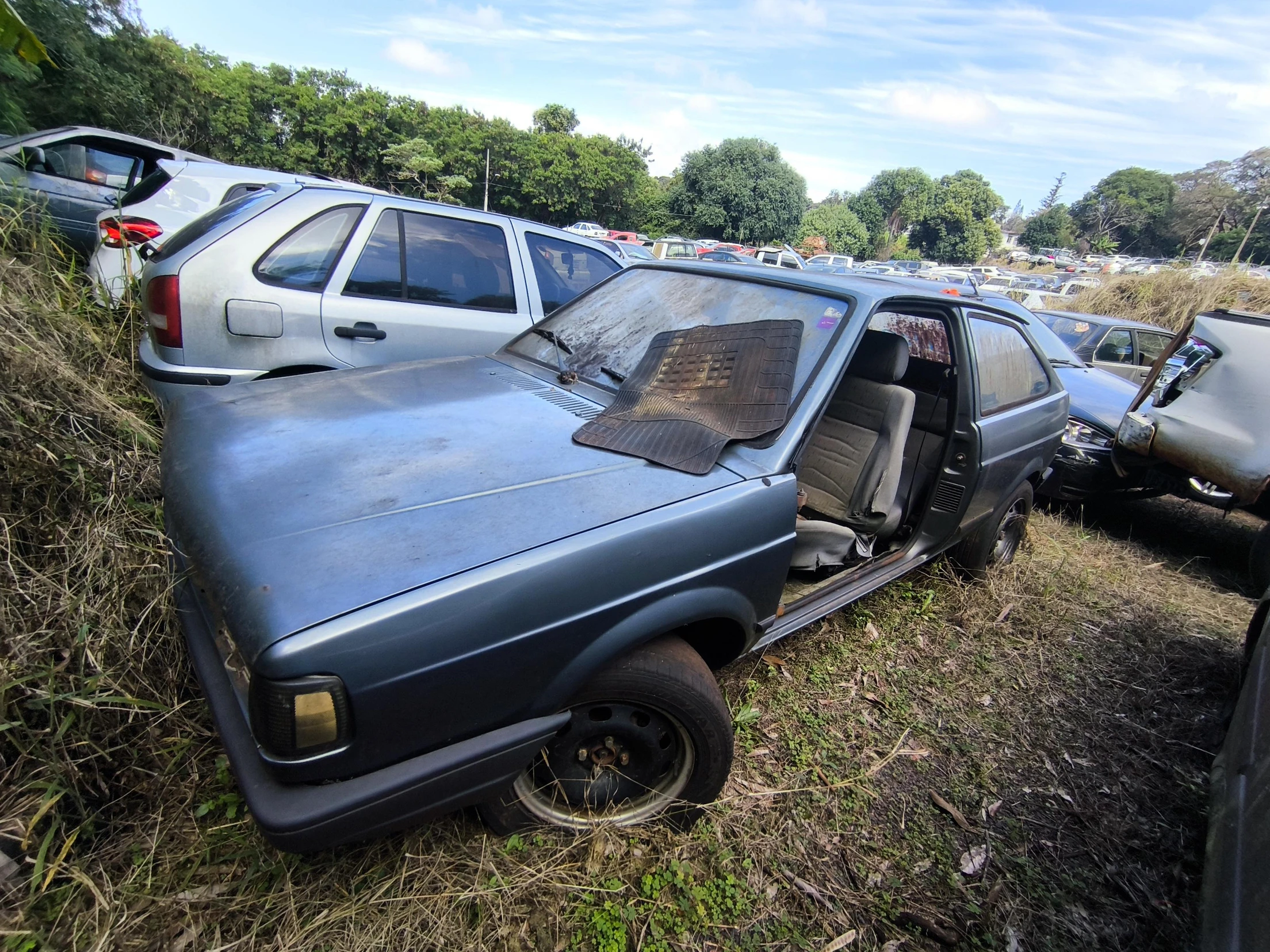 Volkswagen Gol Sucata 1994/1995 Cinza em Cascavel - Paraná