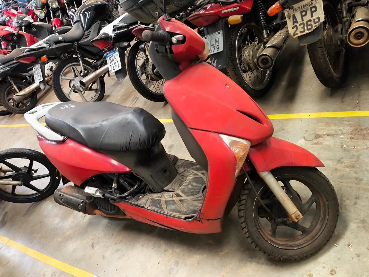 Honda Lead Lead 110 Vermelho em Maringá - Paraná