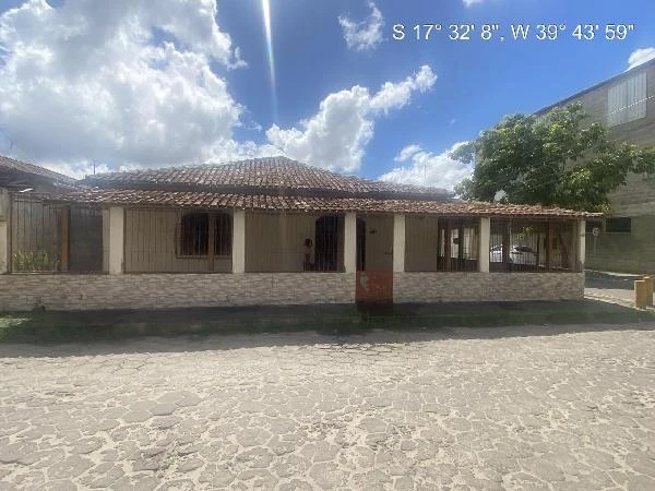 Casa de 262m² com 6 Quartos no Recanto do Lago em Teixeira De Freitas - Bahia