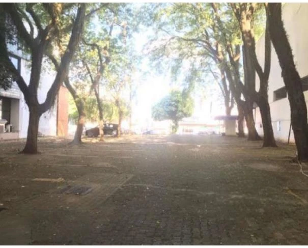 Prédio Comercial no Centro em Umuarama/PR em Umuarama - Paraná