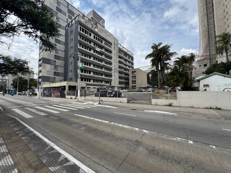 Terreno Terreno na Avenida Santo Amaro em São Paulo/SP em São Paulo