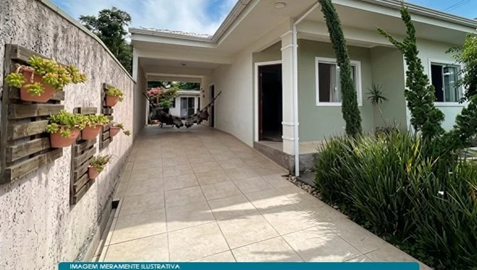 Casa com 245 m² em Palhoça/SC em Palhoça - Santa Catarina