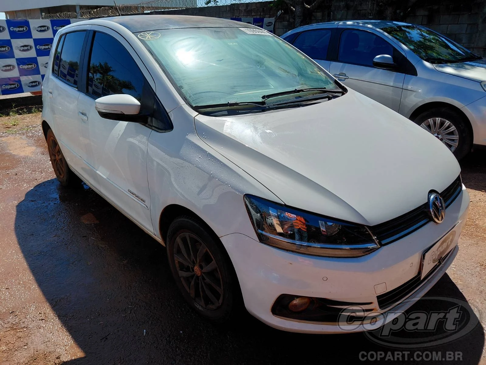 Volkswagen Fox Comfortline 2015 1.0 Total Flex em Aparecida De Goiânia - Goiás