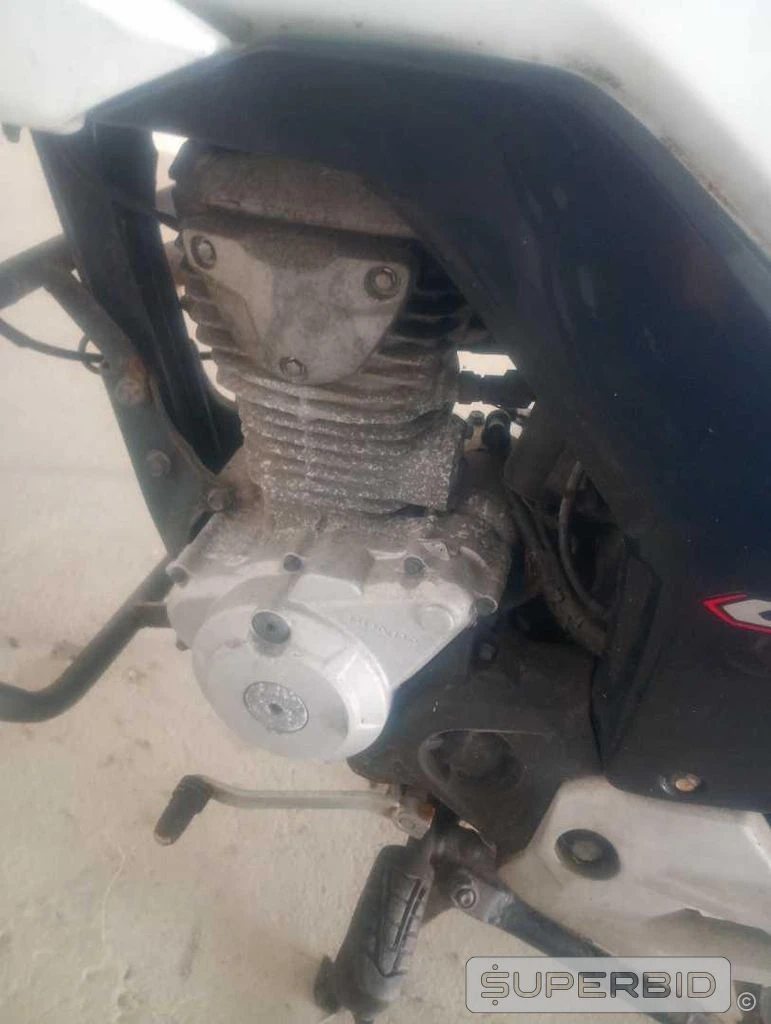 Honda CG 160 Cargo 2018/2019 Branca com avarias em Jaboatão Dos Guararapes - Pernambuco