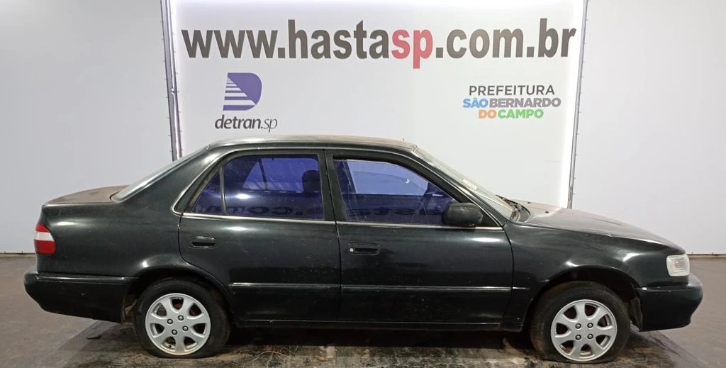 Toyota Corolla SE-G 1998 1999 em Casa Branca - São Paulo