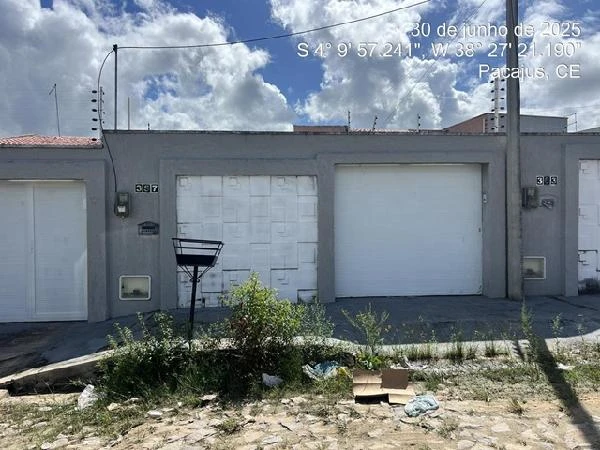 Casa com 2 Quartos e Terraço em Pacajus/CE em Pacajus - Ceará