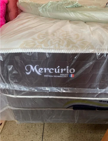Outro Bens Diversos: Cama box, Sofa e Puff em Valparaíso de Goiás/GO em Valparaíso De Goiás - Goiás