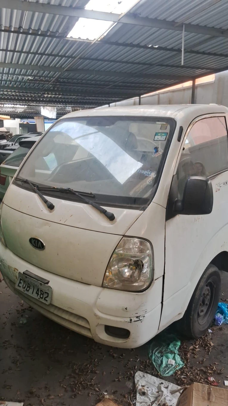Kia K2500 HD 2010/2011 Diesel 4x2 Cab Open em São Paulo
