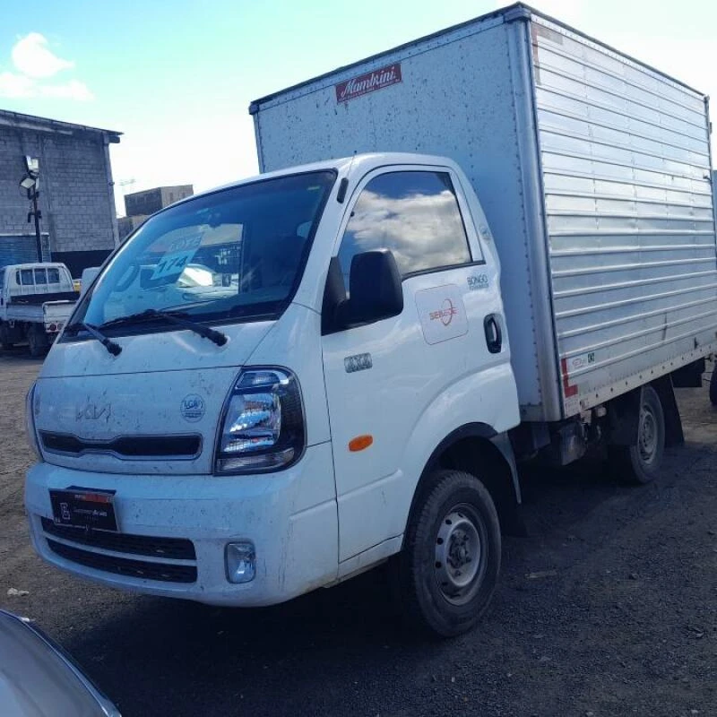 Kia K2500 HD SC 4WD 2024/2025 em Candeias - Bahia