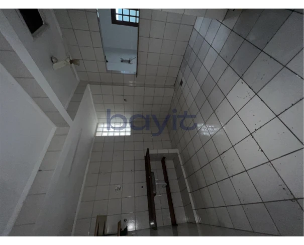 Casa com terreno de esquina em São Vicente/SP em São Vicente - São Paulo