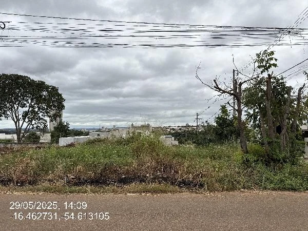 Terreno no Loteamento Santa Laura em Rondonópolis/MT em Rondonopolis - Mato Grosso