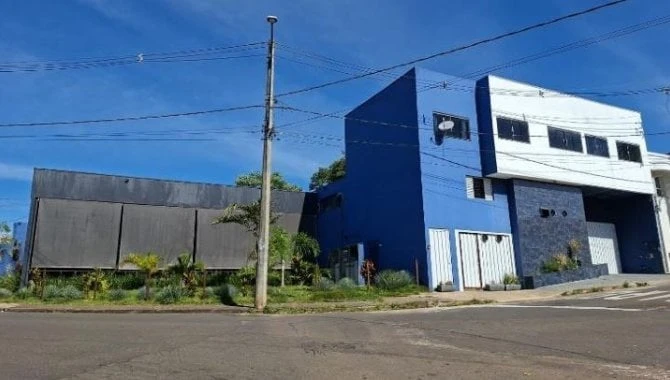 Terreno com construção em Alfenas/MG em Alfenas - Minas Gerais