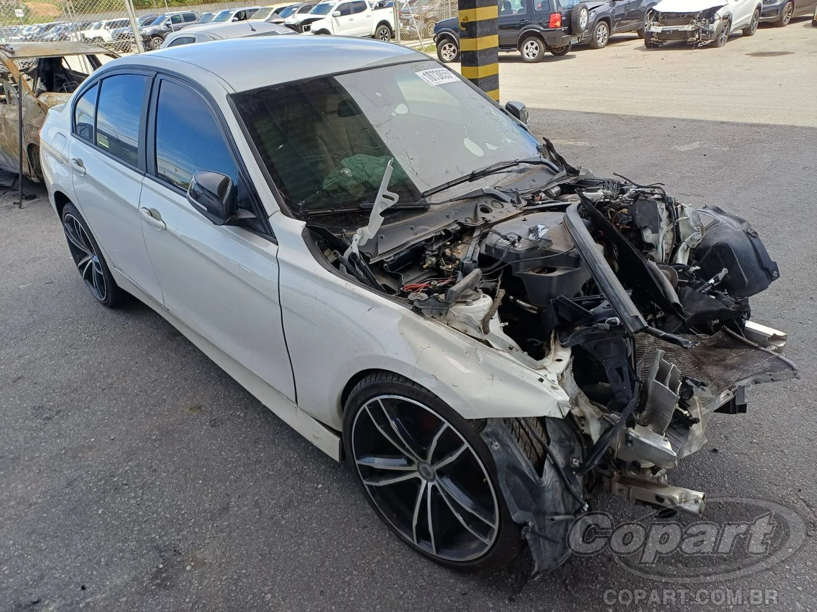 BMW Serie 3 Active 2015 2.0 Twin Turbo Automático em Pirapora Do Bom Jesus - São Paulo