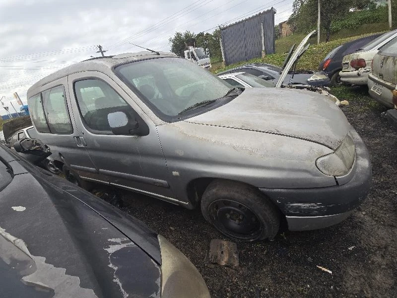 Citroën Berlingo MP18I 2001 em Mafra - Santa Catarina