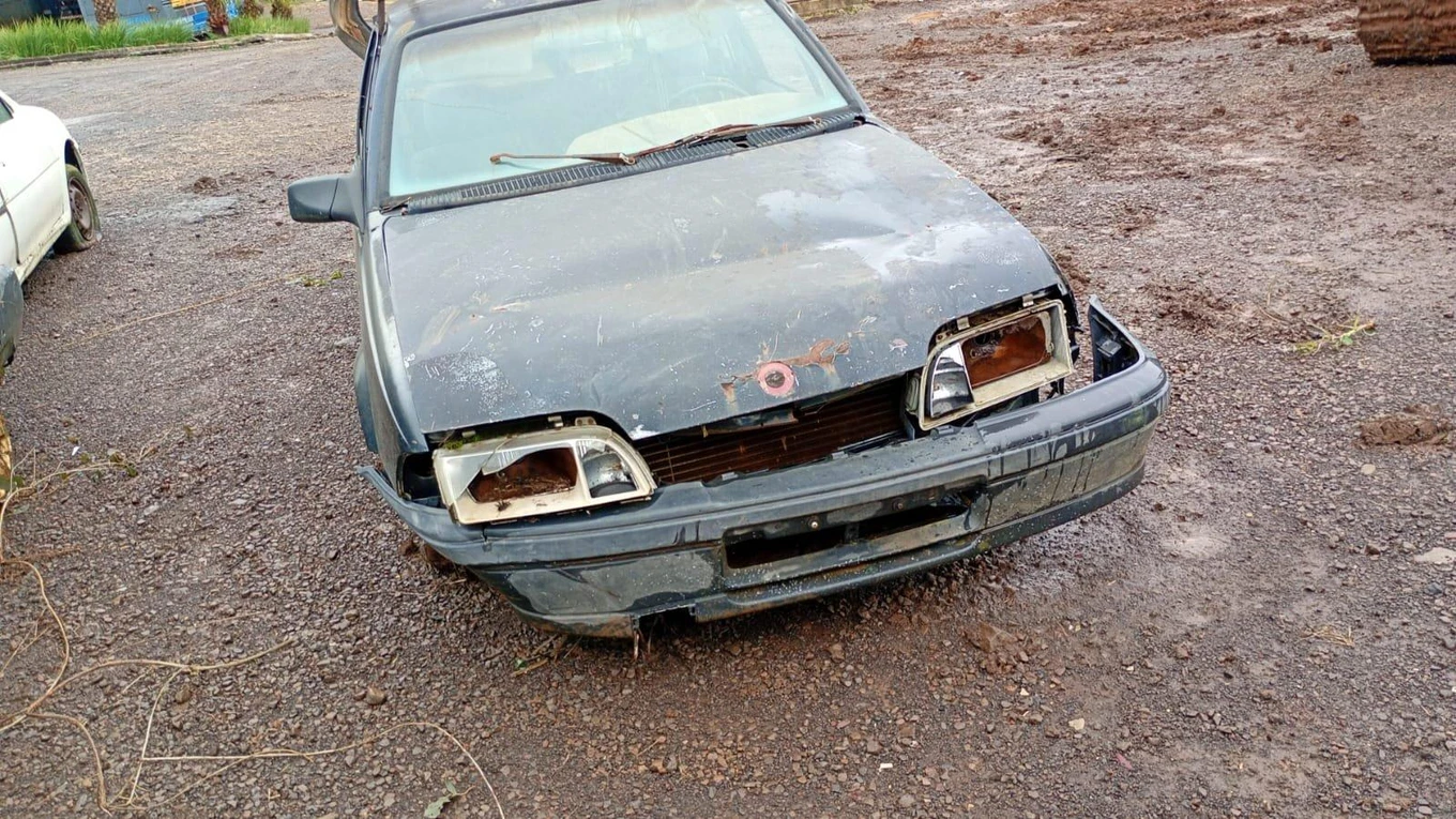 Chevrolet Monza Monza Sucata Preta em Palmas - Paraná