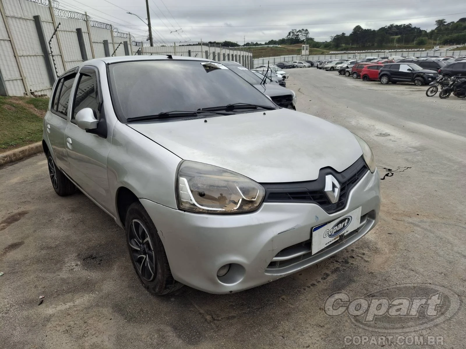 Renault Clio Hi-Power 2016 1.0 16V em Itaquaquecetuba - São Paulo