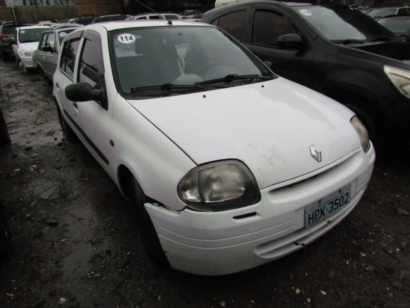 Renault Clio RN 1.0 16V Gasolina 2001 em Caxias Do Sul - Rio Grande do Sul