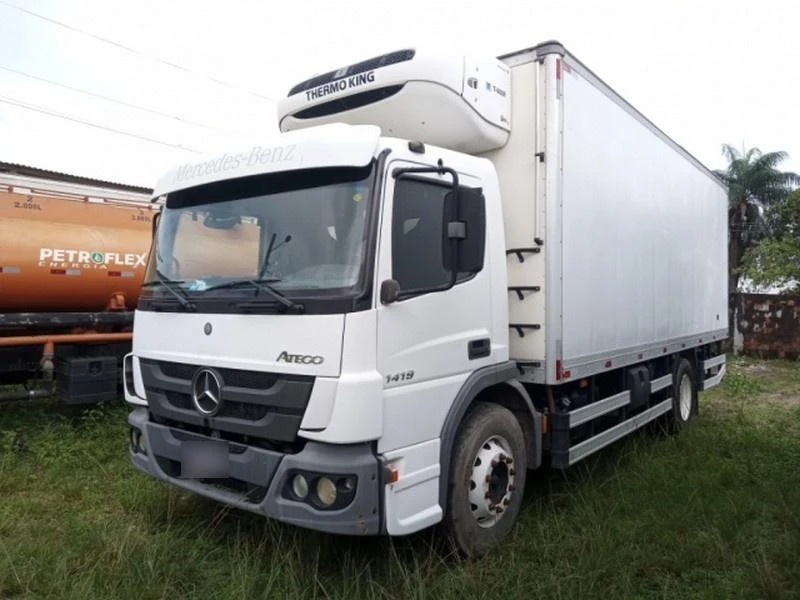 Mercedes-Benz Atego 1419 Atego 1419 2020 Diesel Manual 4x2 Bau em Jaboatão Dos Guararapes - Pernambuco