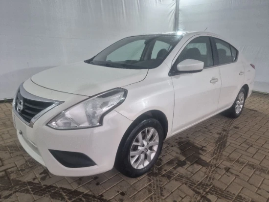 Nissan Versa 16 SL 2015 2016 Gas/Alc Automático? em Nova Santa Rita - Rio Grande do Sul