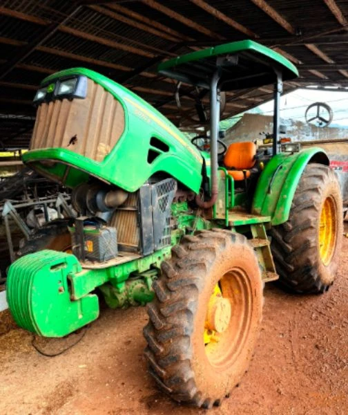 John Deere Trator 2014 Trator John Deere em Catanduvas - Santa Catarina