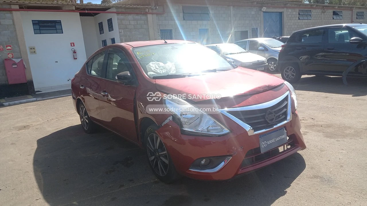 Nissan Versa 16SL CVT 2017/2018 Automático em Monte Mor - São Paulo