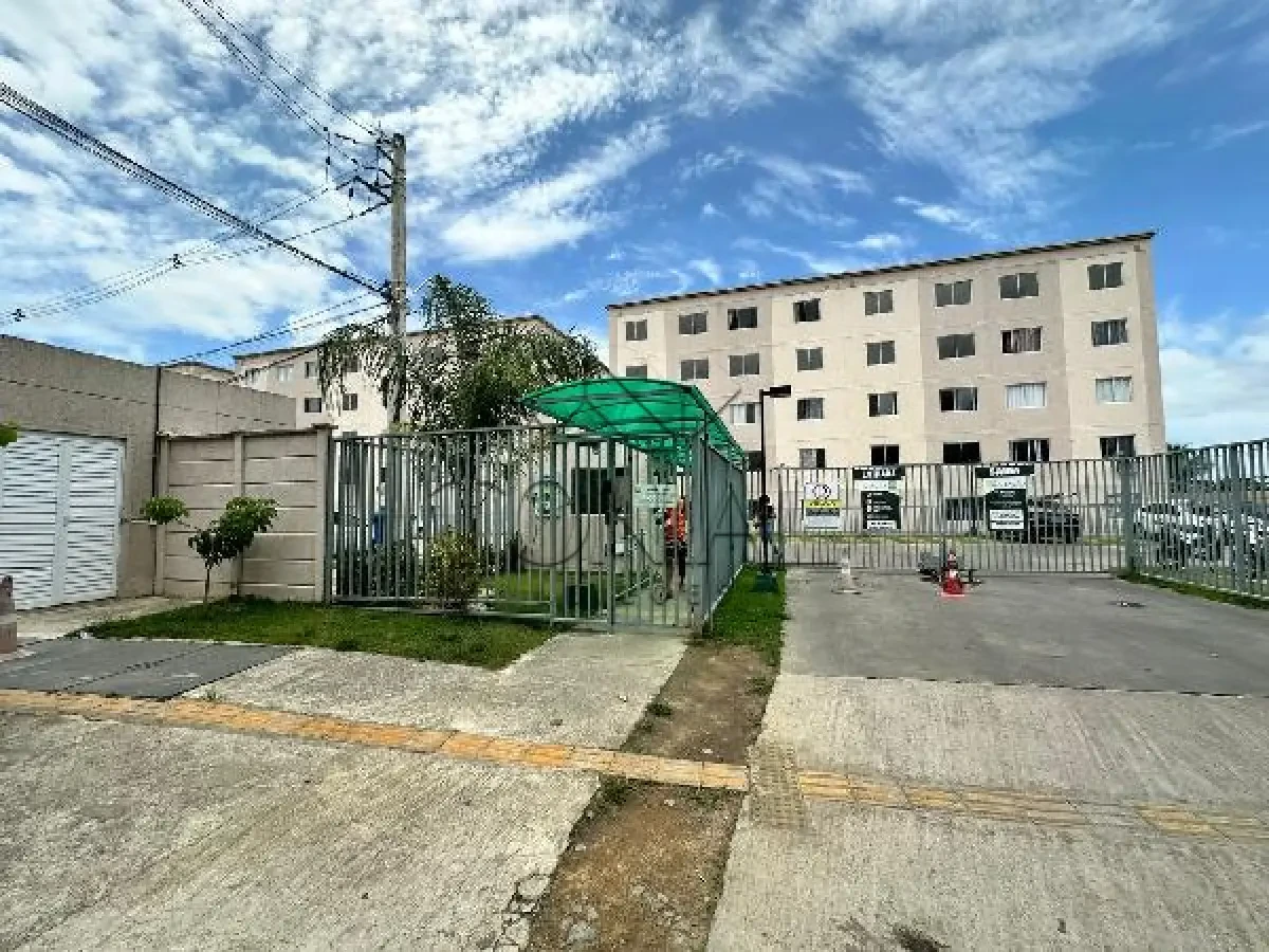 Apartamento com Apto 004 no Bloco 05 em Cajazeiras, Salvador/BA em Salvador - Bahia