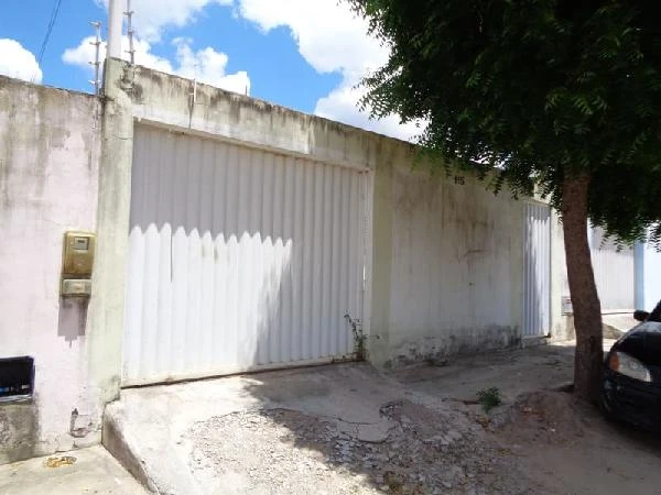Casa com 2 Quartos em Itaberaba/BA em Itaberaba - Bahia