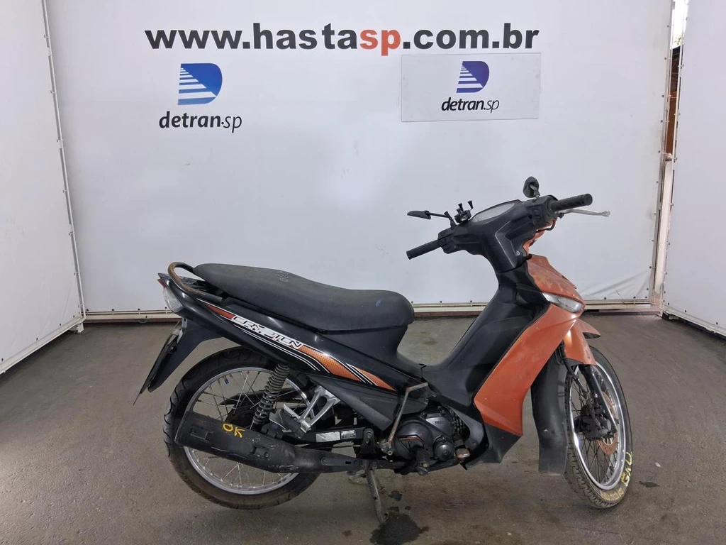 Yamaha Crypton T115 ED 2013 2014 Laranja em Campinas - São Paulo