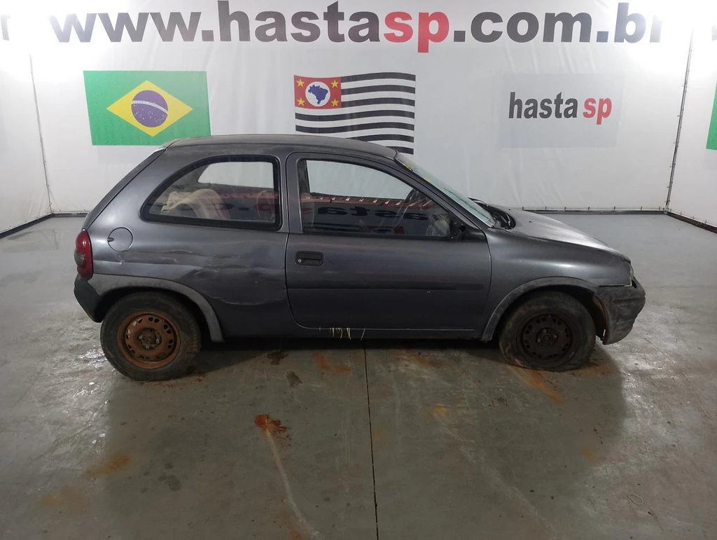 Chevrolet Corsa Wind 1996 Cinza em Casa Branca - São Paulo
