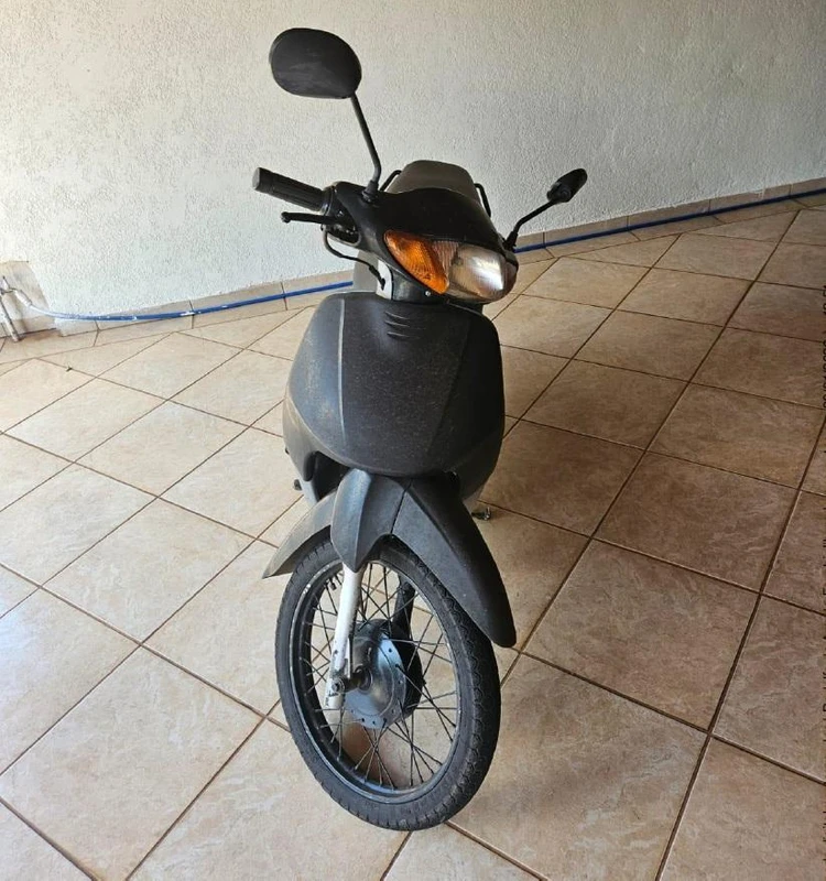 Honda C100 Biz 2000 49cc em Sebastianópolis Do Sul - São Paulo