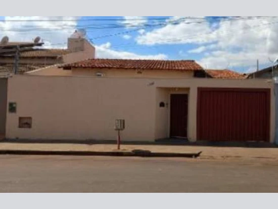 Casa com 1 vaga em Frutal/MG em Frutal - Minas Gerais