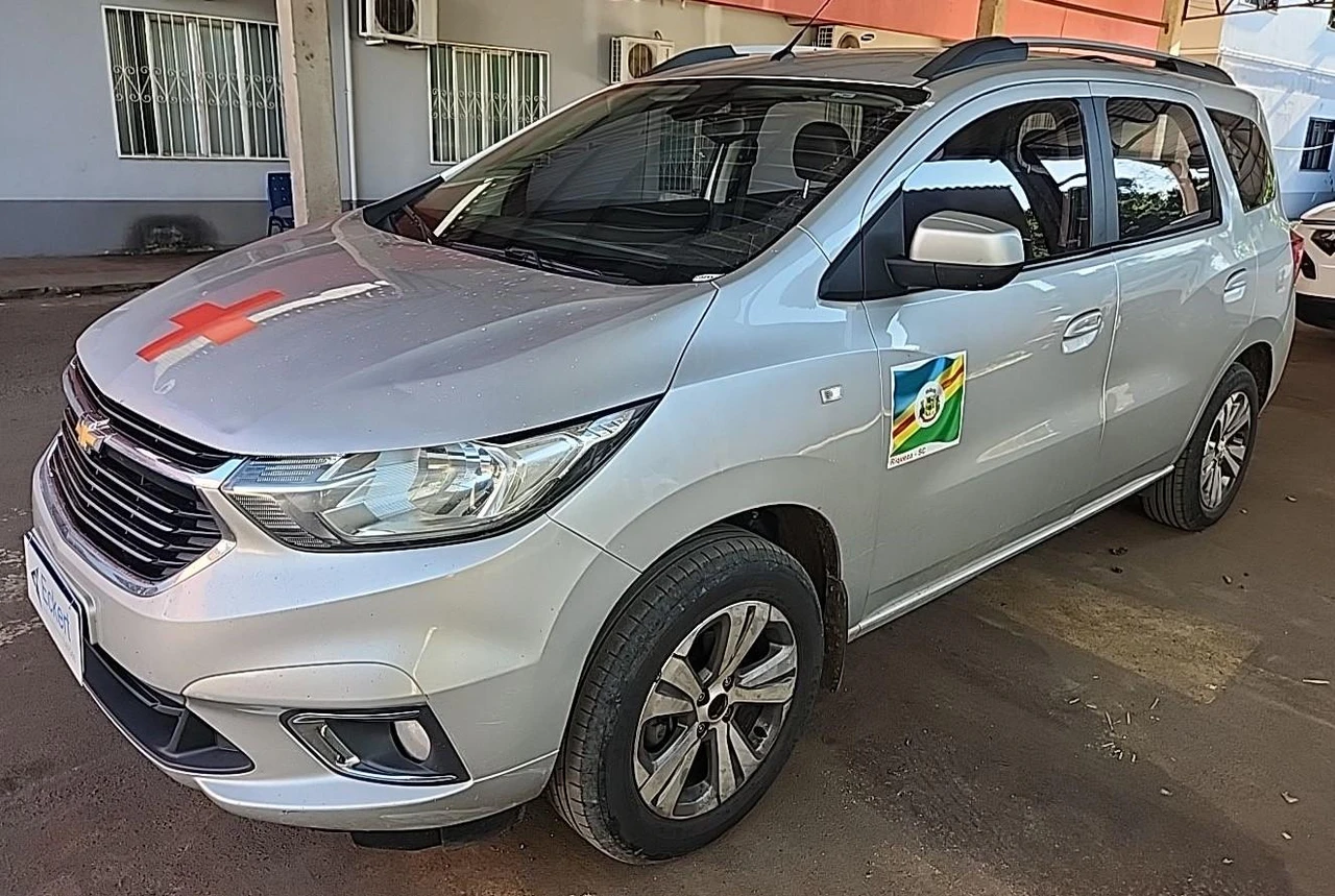 Chevrolet Spin Premier 2019/2020 1.8 MT Automático em Riqueza - Santa Catarina