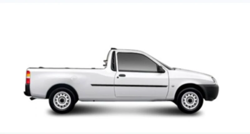 Ford Courier L 1.6 Flex 2011/2012 em Camboriú - Santa Catarina